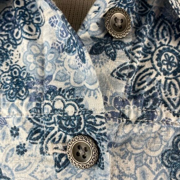 Christopher & Banks Button Down Shirt Size L EUC - Picture 3 of 11